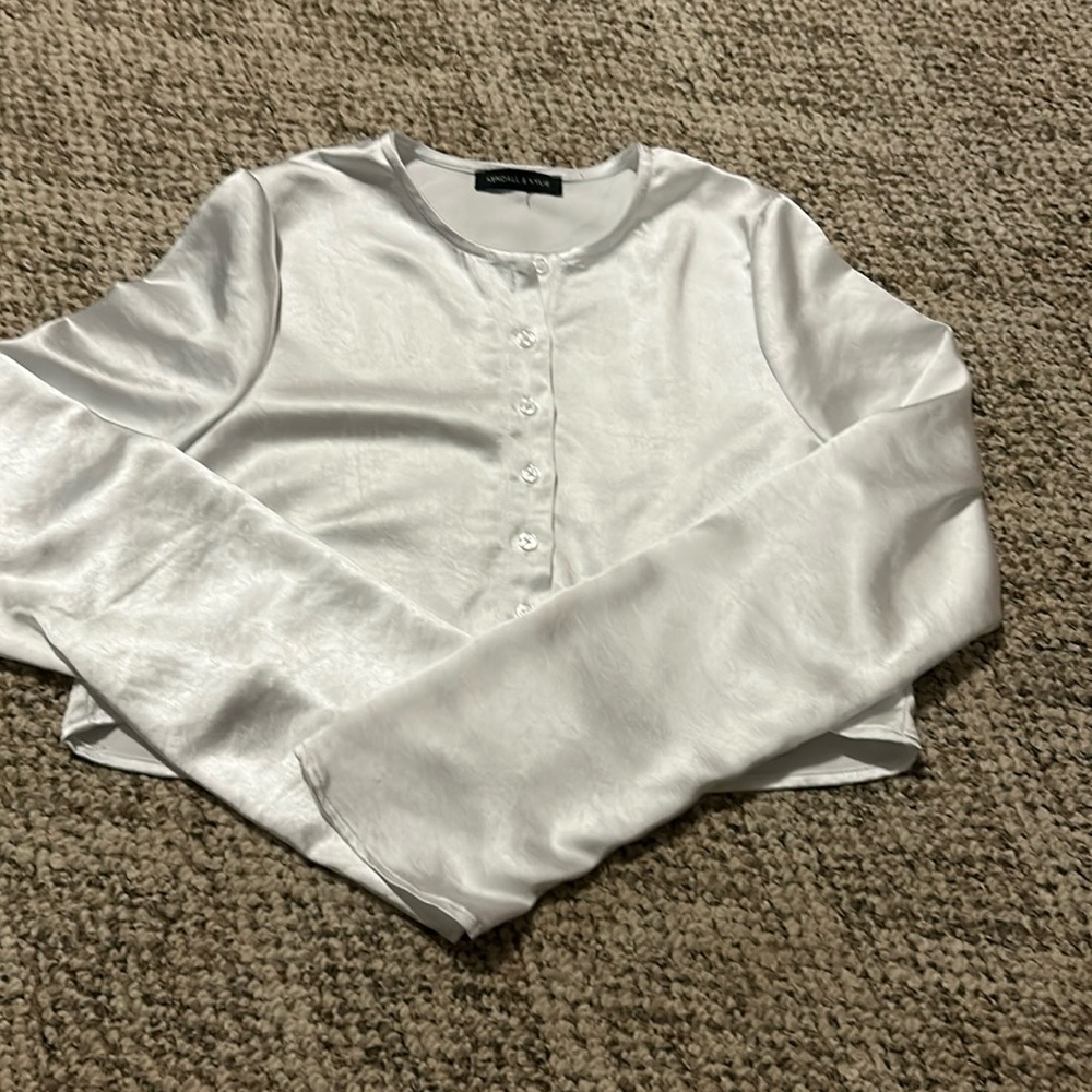 White silk Kendall and Kylie button long sleeve size small
